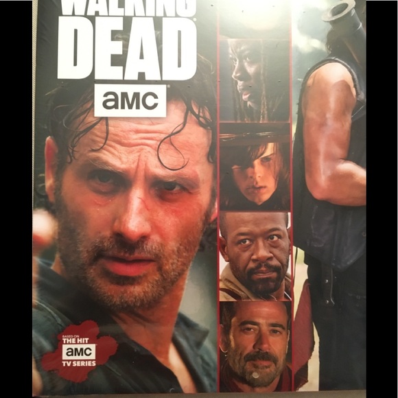 🔥2/$10🔥The Walking Dead 2018 Calendar - Picture 1 of 6
